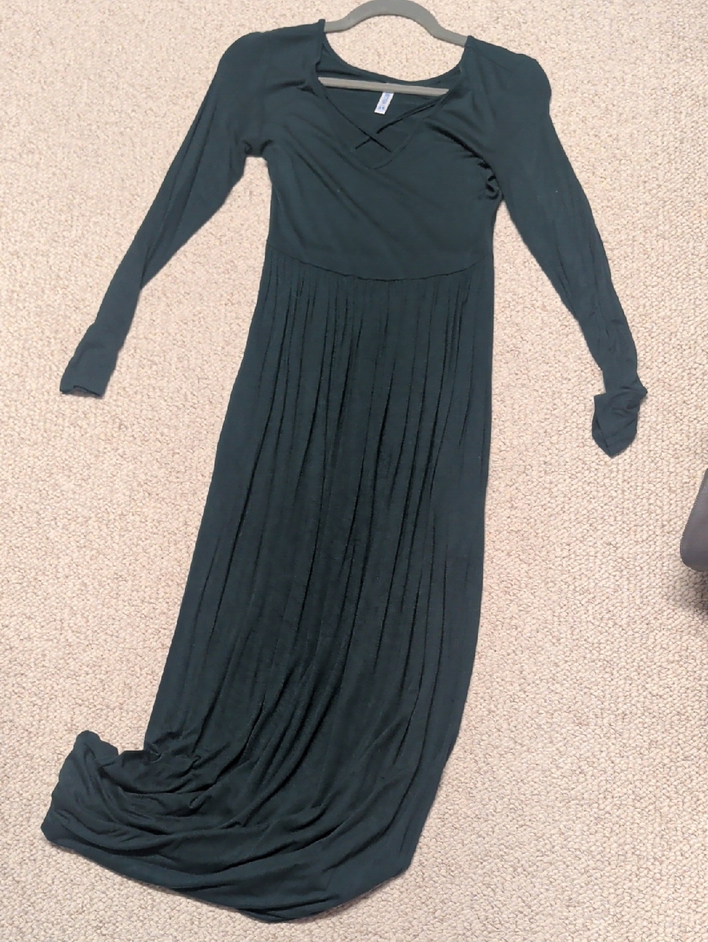 Long Sleeve Black Maxi Dress with Pleated Skirt and V-Neck Detail